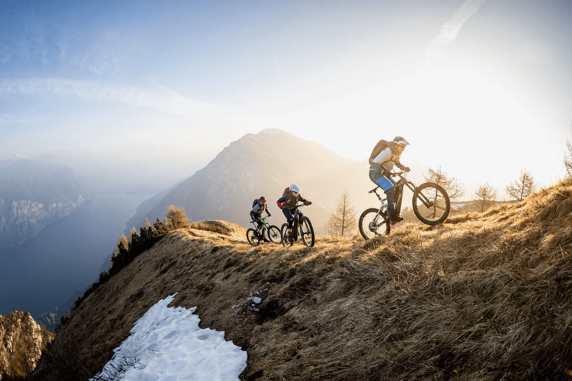 Best Portable Electric Bike Pump for You in 2026 - CougarBikes